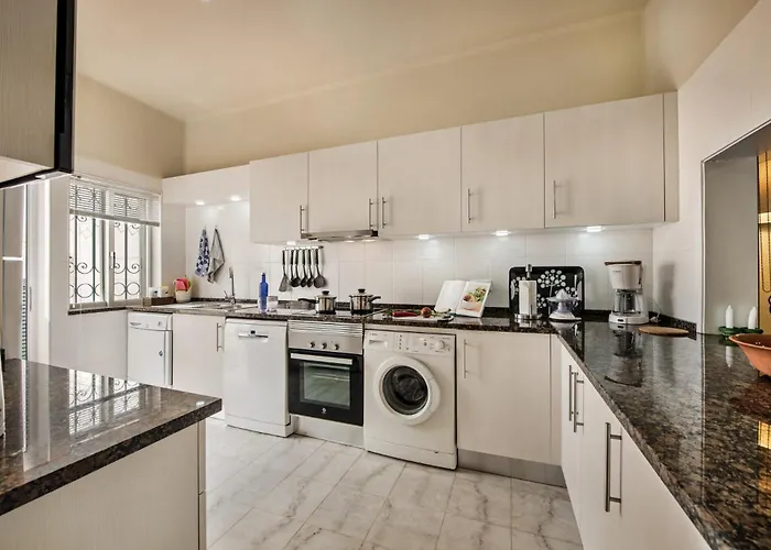 Mng Elliott49 * 阿尔曼萨