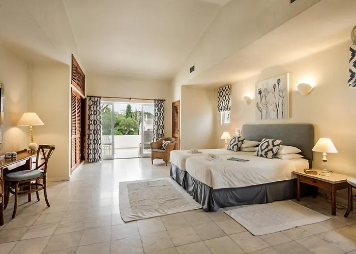 Mng Elliott49 阿尔曼萨